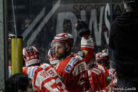 Team EC Bad Nauheim beim Torjubel, Löwen Frankfurt vs. EC Bad Nauheim, Frankfurt, Eissporthalle, 11.2.2020