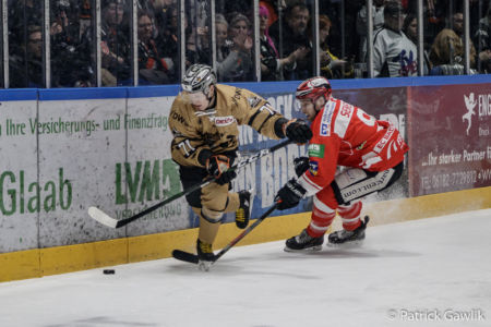 Roope Ranta (Löwen Frankfurt) & Huba Sekesi (EC Bad Nauheim), Löwen Frankfurt vs. EC Bad Nauheim, Frankfurt, Eissporthalle, 11.2.2020