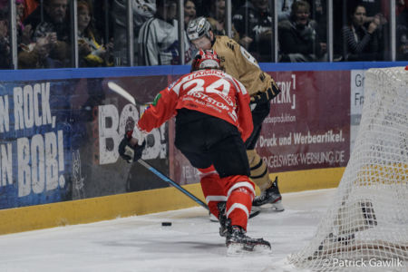 Zach Hamill (EC Bad Nauheim) & Stephen MacAulay (Löwen Frankfurt), Löwen Frankfurt vs. EC Bad Nauheim, Frankfurt, Eissporthalle, 11.2.2020