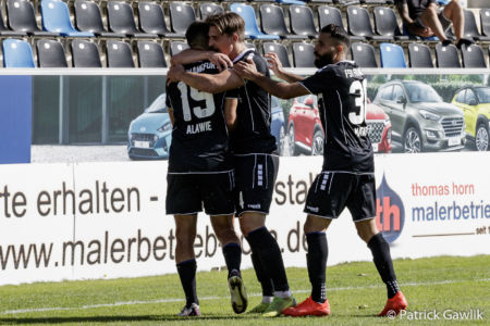 Muhamed Alawie (FSV Frankfurt), Denis Mangafic (FSV Frankfurt), FSV Frankfurt vs. FC Gießen, Frankfurt, PSD-Bank Arena, 19.9.2020